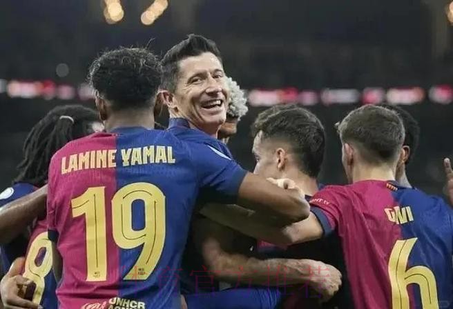 成功卫冕西超杯冠军，莱万赛后社媒：我们做到了！